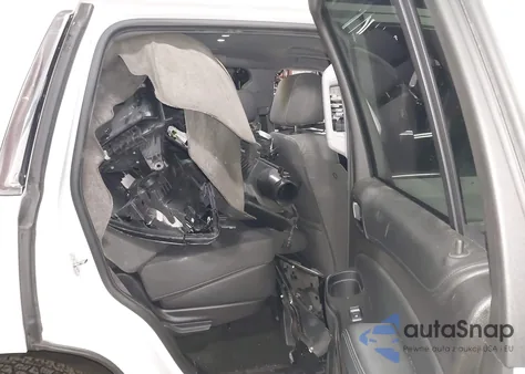 2016 Chevrolet Tahoe Ls z USA, uszkodzony, nr VIN 1GNSKAKC7GR107771